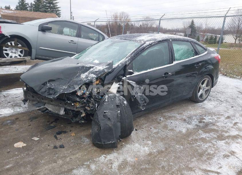 Photo 2 of 2012 Ford Focus TITANIUM (VIN 1FAHP3J21CL215122)