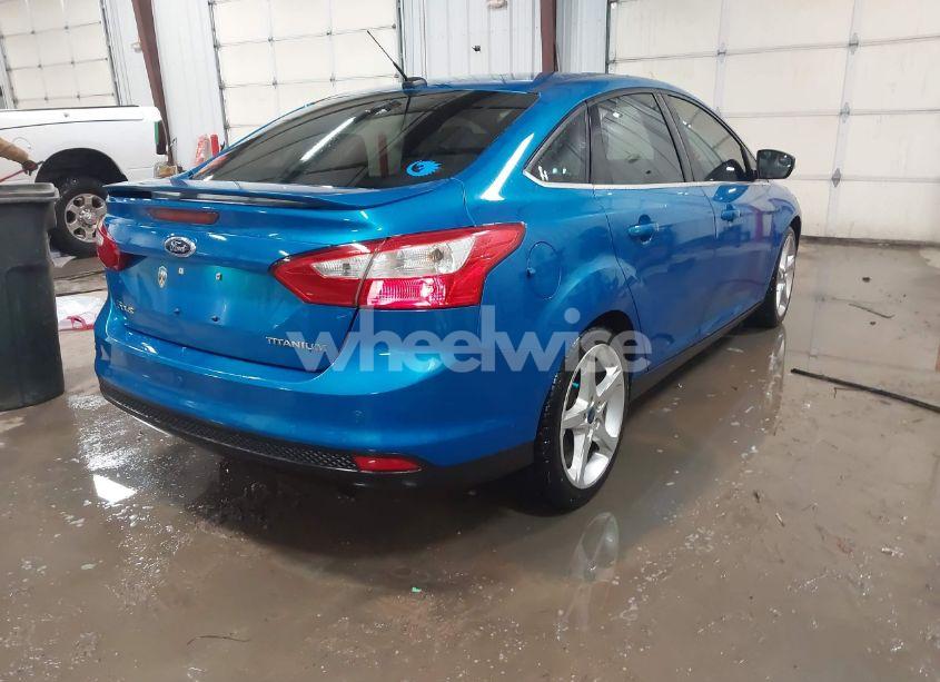 Photo 4 of 2012 Ford Focus TITANIUM (VIN 1FAHP3J22CL329842)