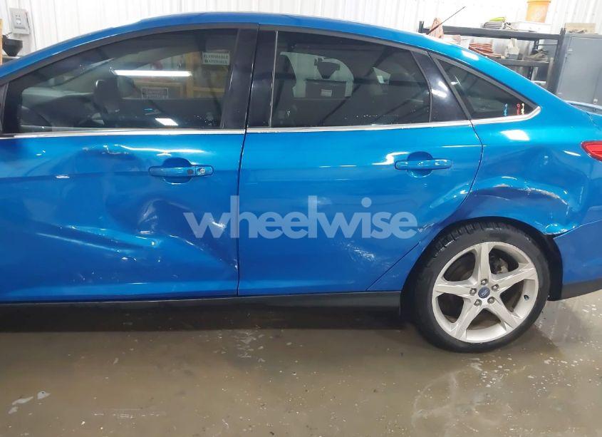 Photo 6 of 2012 Ford Focus TITANIUM (VIN 1FAHP3J22CL329842)