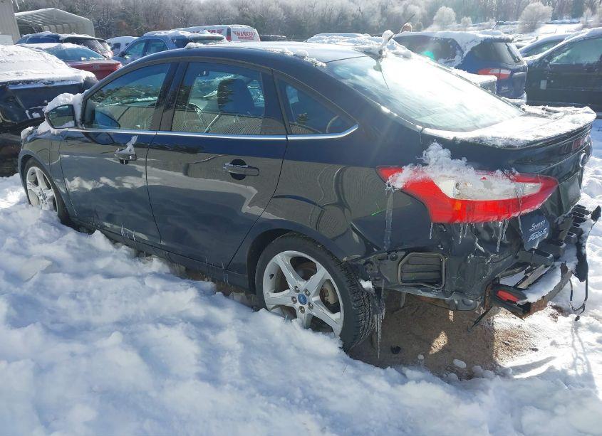 Photo 3 of 2012 Ford Focus TITANIUM (VIN 1FAHP3J23CL151892)