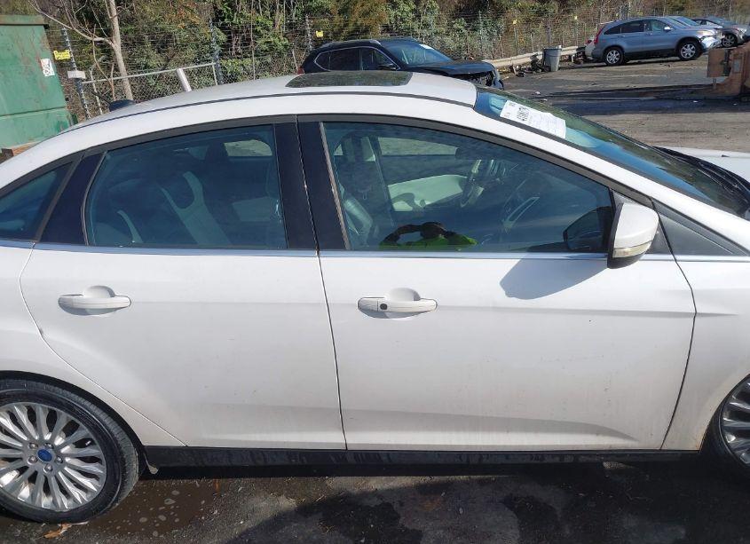 Photo 13 of 2012 Ford Focus TITANIUM (VIN 1FAHP3J24CL210299)