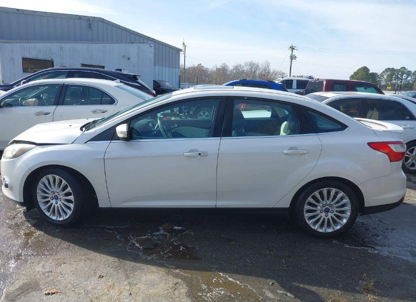Photo 14 of 2012 Ford Focus TITANIUM (VIN 1FAHP3J24CL210299)