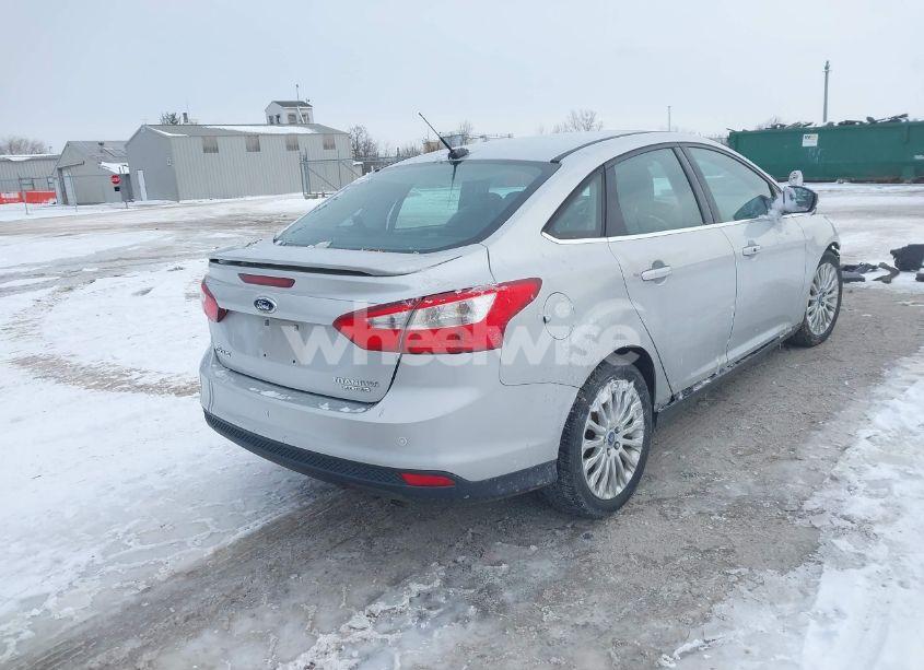 Photo 4 of 2012 Ford Focus TITANIUM (VIN 1FAHP3J25CL447352)