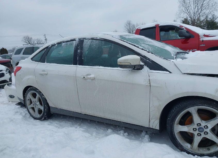 Photo 13 of 2012 Ford Focus TITANIUM (VIN 1FAHP3J26CL446386)