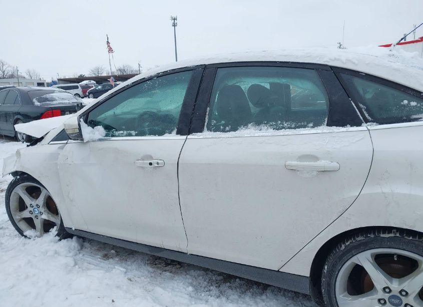 Photo 14 of 2012 Ford Focus TITANIUM (VIN 1FAHP3J26CL446386)