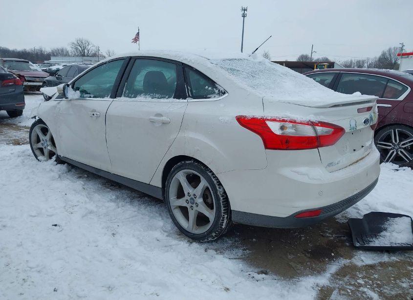 Photo 3 of 2012 Ford Focus TITANIUM (VIN 1FAHP3J26CL446386)