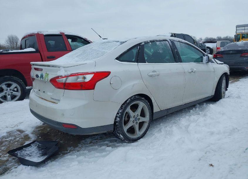 Photo 4 of 2012 Ford Focus TITANIUM (VIN 1FAHP3J26CL446386)