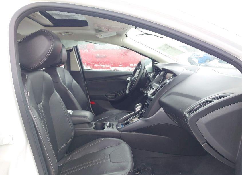 Photo 5 of 2012 Ford Focus TITANIUM (VIN 1FAHP3J26CL446386)