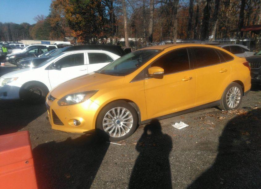 Photo 2 of 2012 Ford Focus TITANIUM (VIN 1FAHP3J26CL479453)