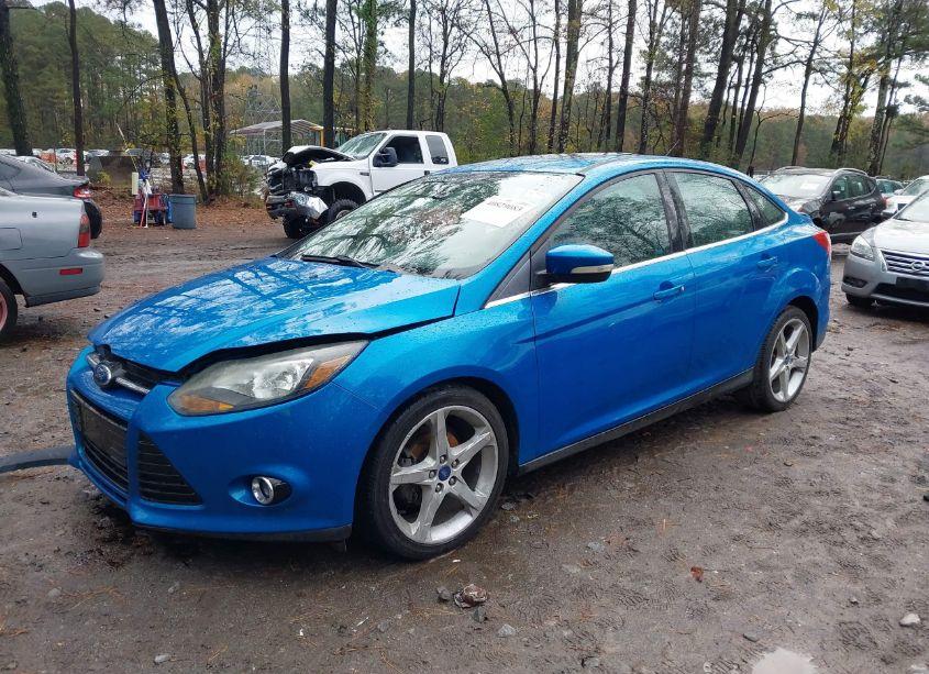 Photo 2 of 2012 Ford Focus TITANIUM (VIN 1FAHP3J28CL220267)
