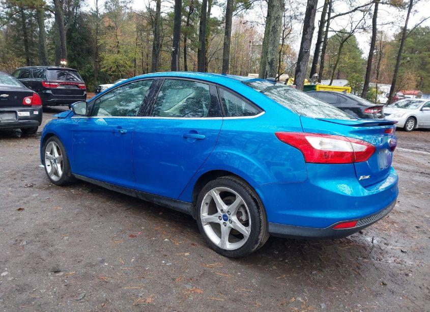 Photo 3 of 2012 Ford Focus TITANIUM (VIN 1FAHP3J28CL220267)