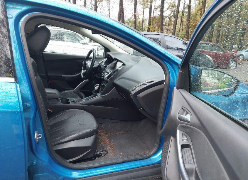 Photo 5 of 2012 Ford Focus TITANIUM (VIN 1FAHP3J28CL220267)