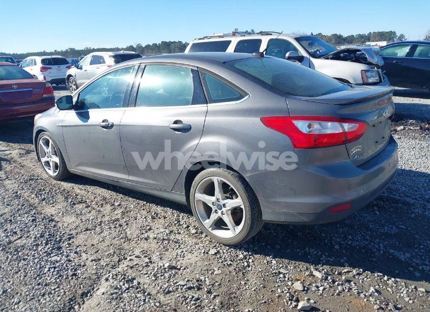 Photo 3 of 2012 Ford Focus TITANIUM (VIN 1FAHP3J28CL433512)