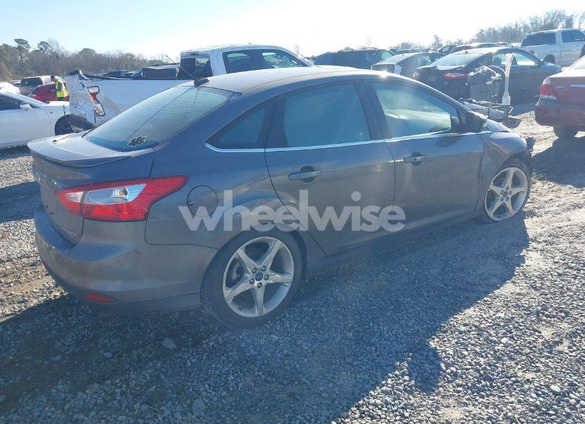 Photo 4 of 2012 Ford Focus TITANIUM (VIN 1FAHP3J28CL433512)