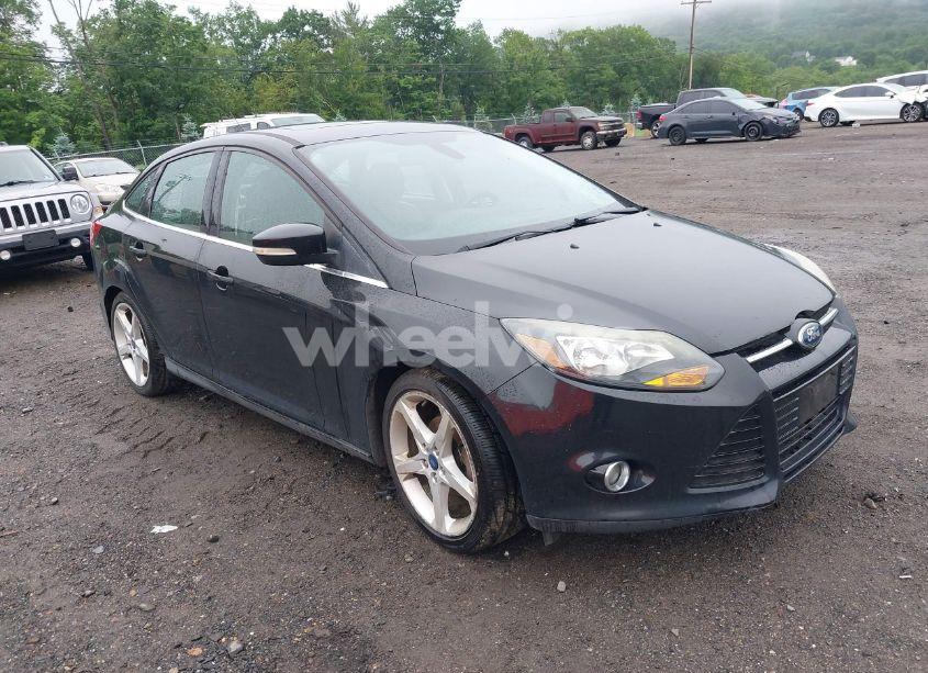2012 Ford Focus TITANIUM (VIN 1FAHP3J29CL384353) main photo