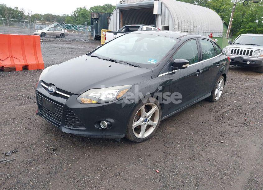 Photo 2 of 2012 Ford Focus TITANIUM (VIN 1FAHP3J29CL384353)