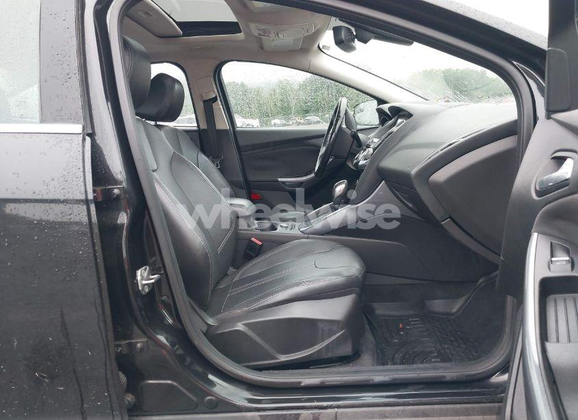 Photo 5 of 2012 Ford Focus TITANIUM (VIN 1FAHP3J29CL384353)