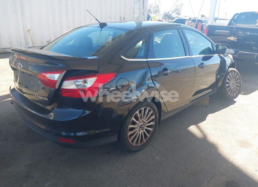 Photo 4 of 2012 Ford Focus TITANIUM (VIN 1FAHP3J29CL477390)