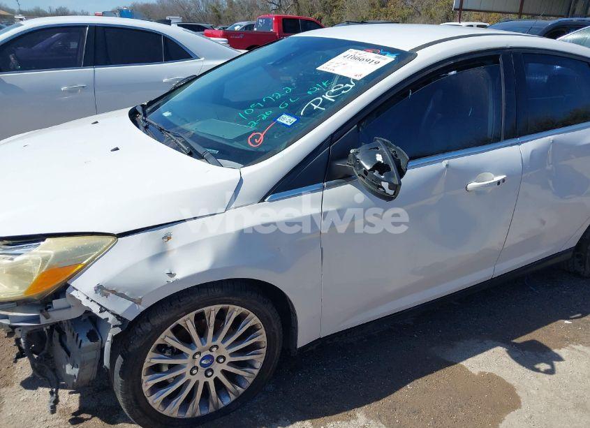 Photo 13 of 2012 Ford Focus TITANIUM (VIN 1FAHP3J2XCL109722)