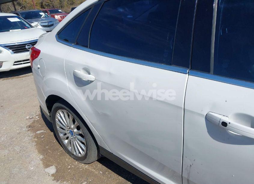 Photo 16 of 2012 Ford Focus TITANIUM (VIN 1FAHP3J2XCL109722)