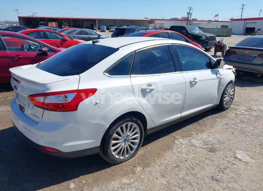 Photo 4 of 2012 Ford Focus TITANIUM (VIN 1FAHP3J2XCL109722)