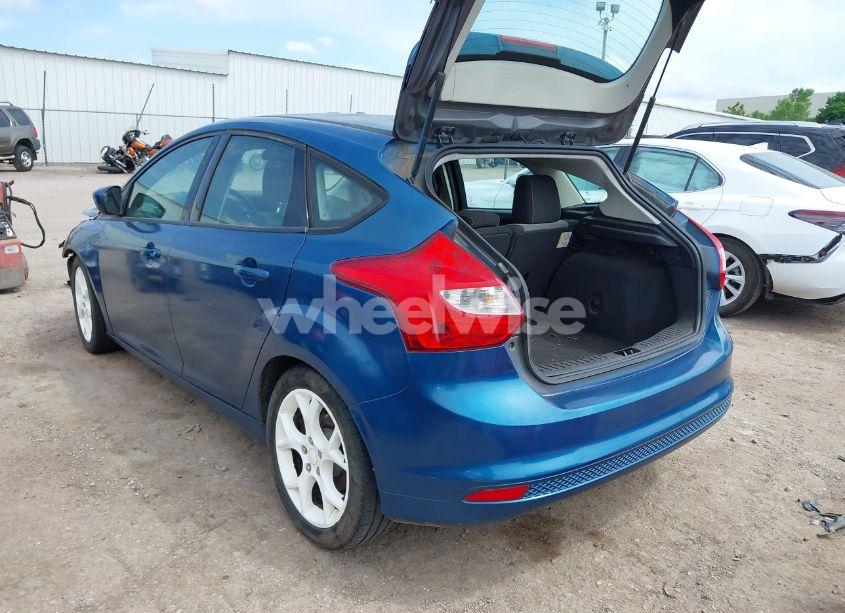 Photo 3 of 2012 Ford Focus SE (VIN 1FAHP3K20CL117262)