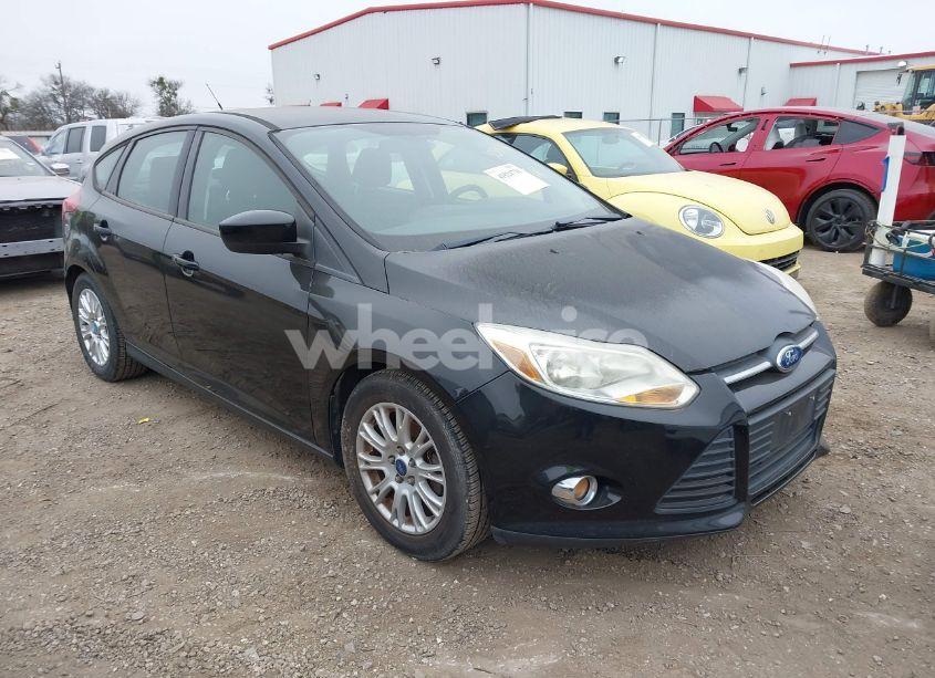 2012 Ford Focus SE (VIN 1FAHP3K20CL136149) main photo