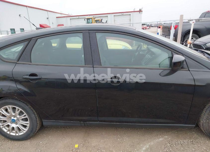Photo 6 of 2012 Ford Focus SE (VIN 1FAHP3K20CL136149)