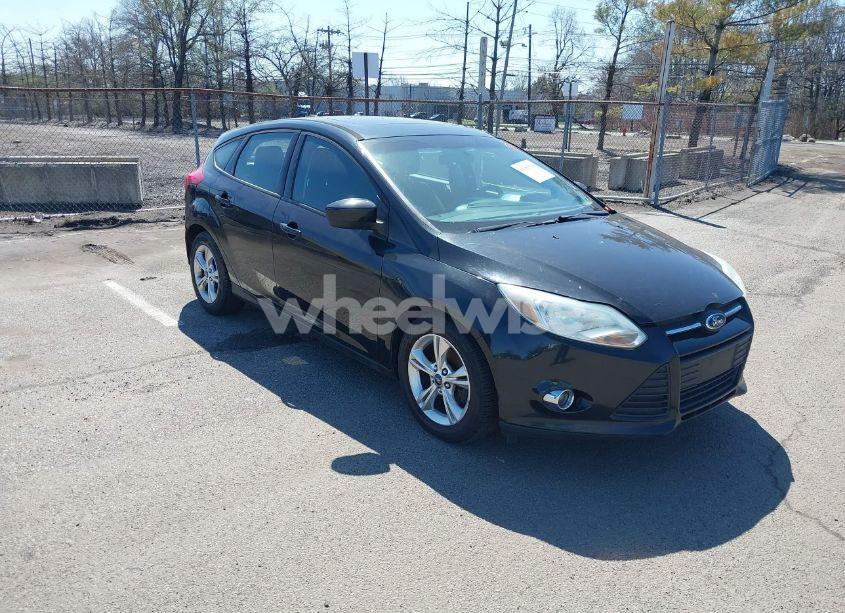 2012 Ford Focus SE (VIN 1FAHP3K20CL149774) main photo