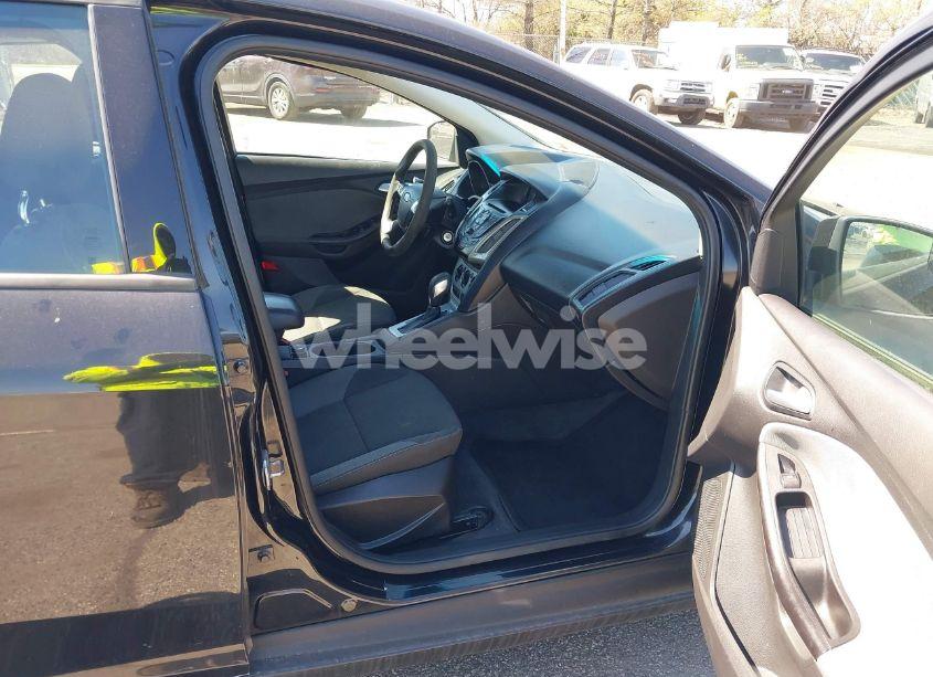 Photo 5 of 2012 Ford Focus SE (VIN 1FAHP3K20CL149774)