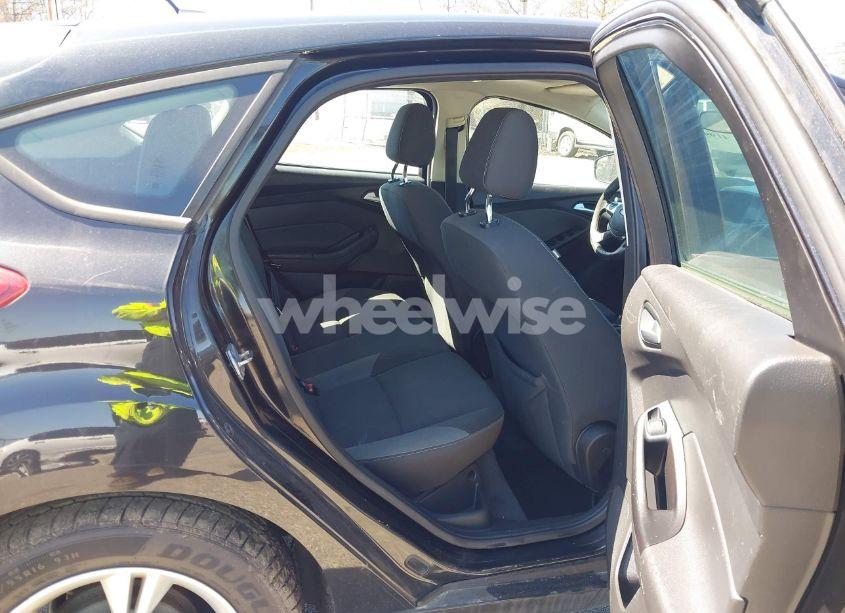 Photo 8 of 2012 Ford Focus SE (VIN 1FAHP3K20CL149774)