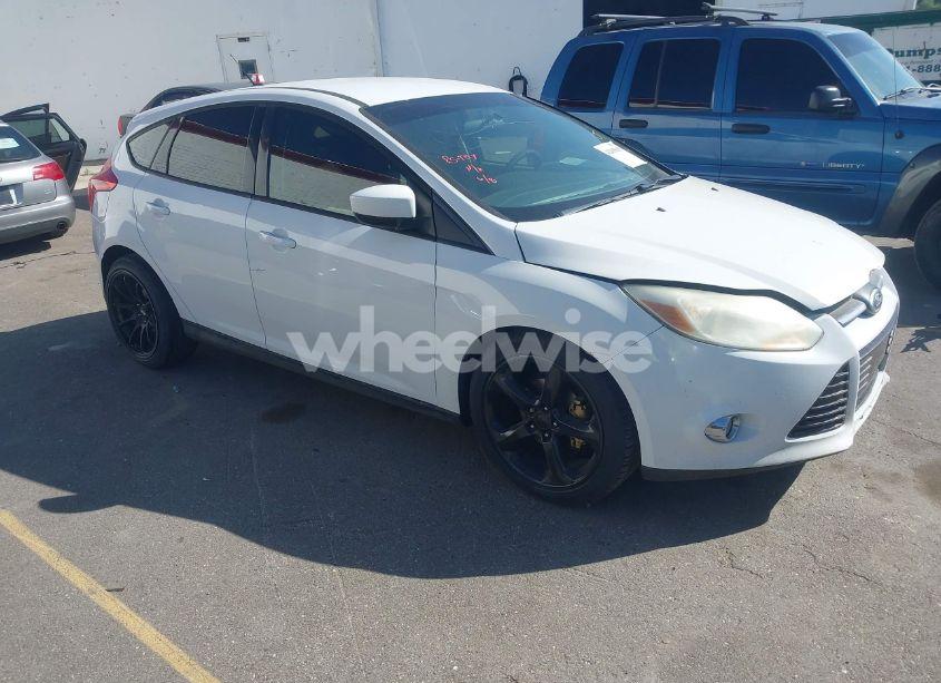2012 Ford Focus SE (VIN 1FAHP3K20CL258655) main photo