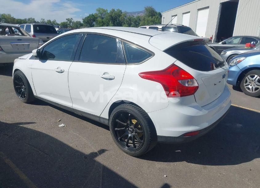 Photo 3 of 2012 Ford Focus SE (VIN 1FAHP3K20CL258655)