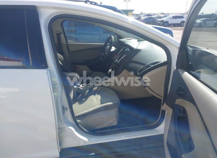 Photo 5 of 2012 Ford Focus SE (VIN 1FAHP3K20CL258655)