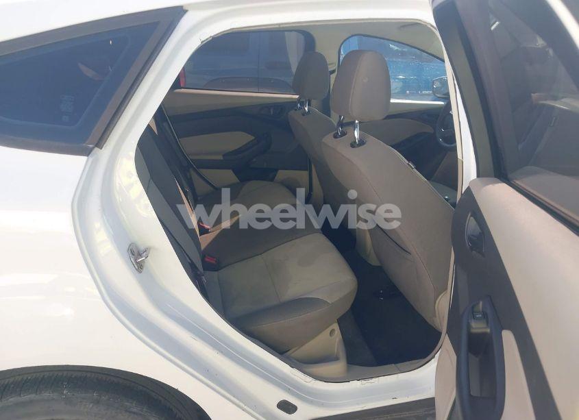 Photo 8 of 2012 Ford Focus SE (VIN 1FAHP3K20CL258655)