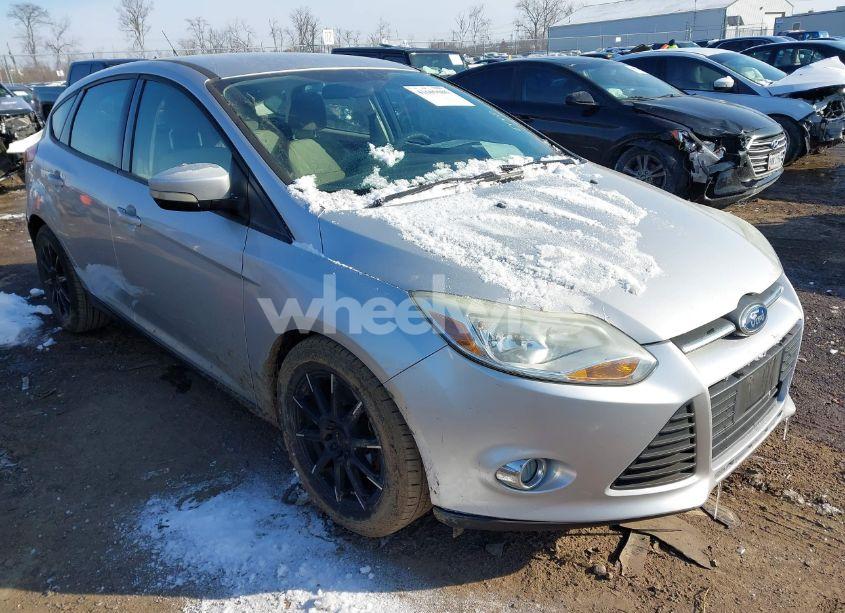 2012 Ford Focus SE (VIN 1FAHP3K20CL323228) main photo