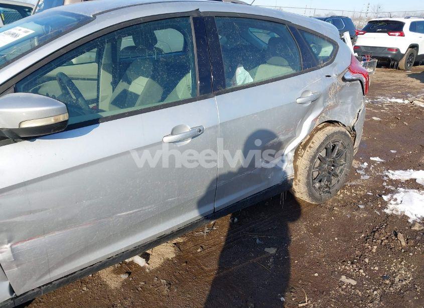 Photo 12 of 2012 Ford Focus SE (VIN 1FAHP3K20CL323228)