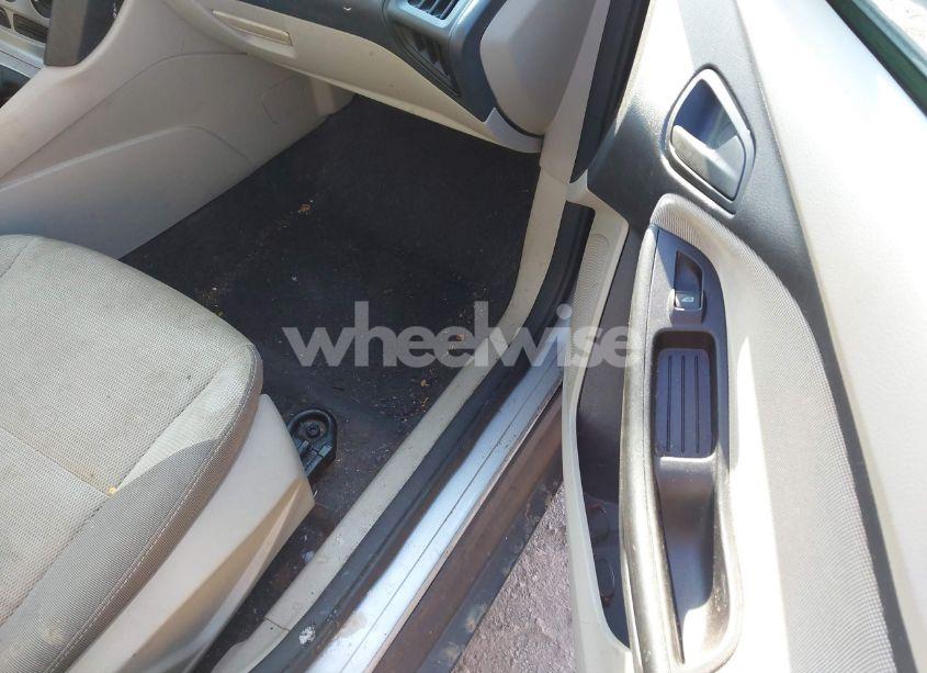 Photo 5 of 2012 Ford Focus SE (VIN 1FAHP3K20CL323228)