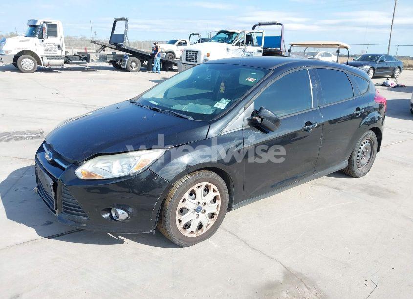 Photo 2 of 2012 Ford Focus SE (VIN 1FAHP3K20CL355063)