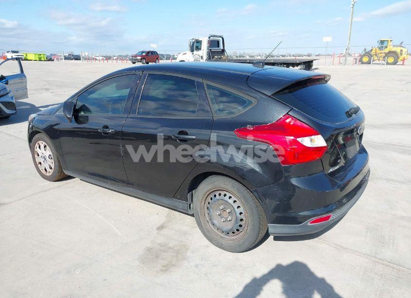Photo 3 of 2012 Ford Focus SE (VIN 1FAHP3K20CL355063)