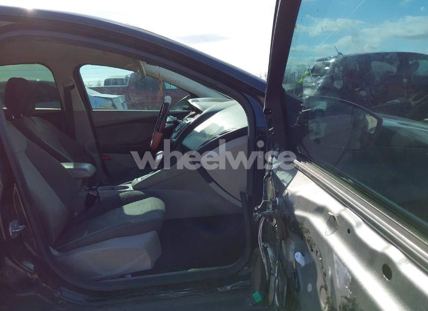 Photo 5 of 2012 Ford Focus SE (VIN 1FAHP3K20CL355063)