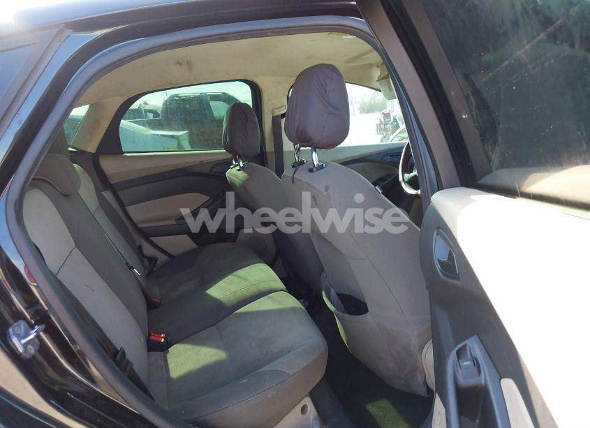 Photo 8 of 2012 Ford Focus SE (VIN 1FAHP3K20CL355063)