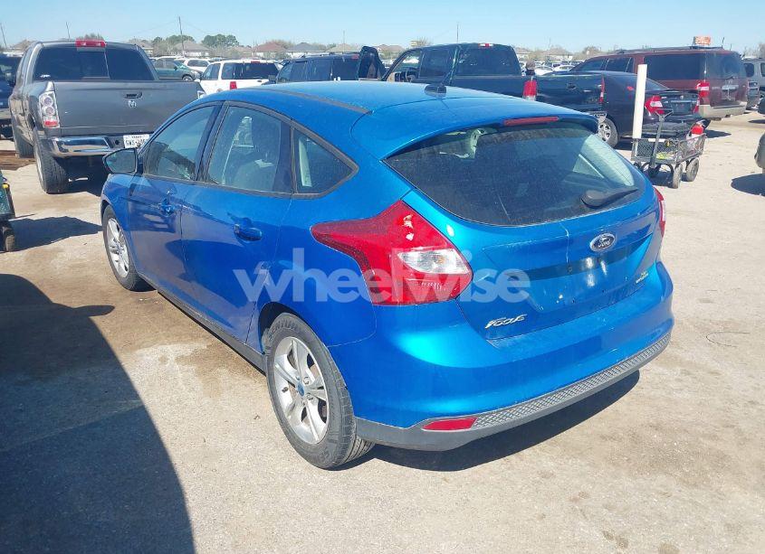 Photo 3 of 2012 Ford Focus SE (VIN 1FAHP3K20CL366399)
