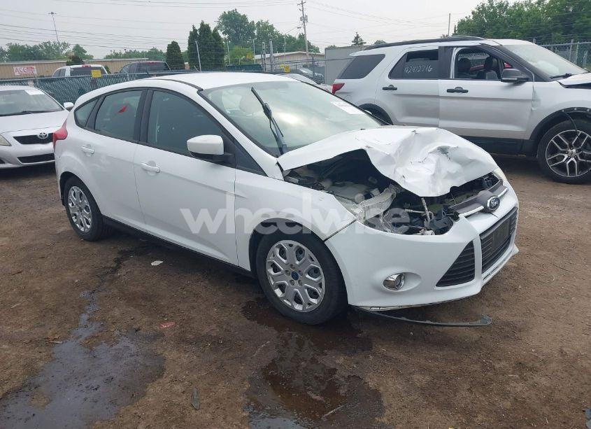 2012 Ford Focus SE (VIN 1FAHP3K20CL387690) main photo
