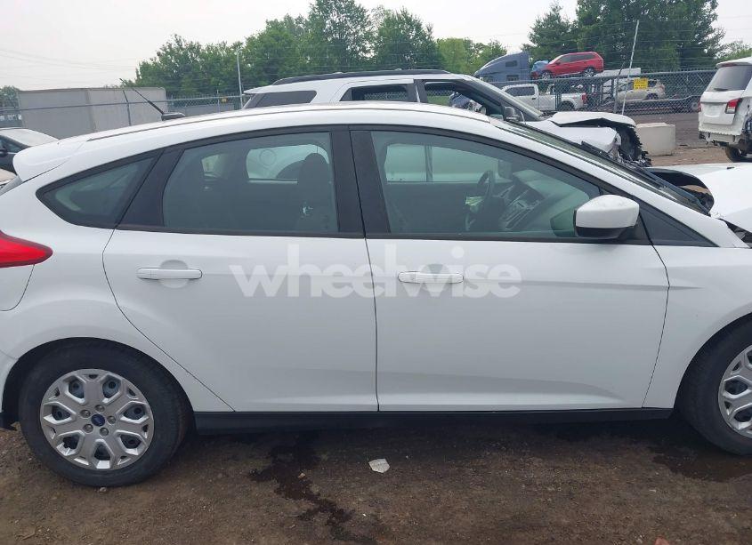 Photo 13 of 2012 Ford Focus SE (VIN 1FAHP3K20CL387690)