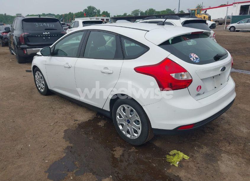 Photo 3 of 2012 Ford Focus SE (VIN 1FAHP3K20CL387690)