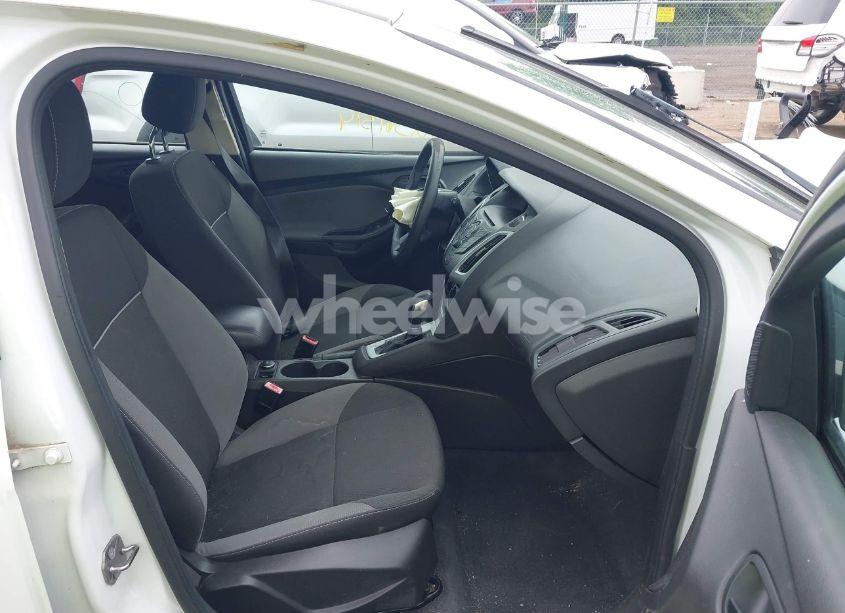 Photo 5 of 2012 Ford Focus SE (VIN 1FAHP3K20CL387690)