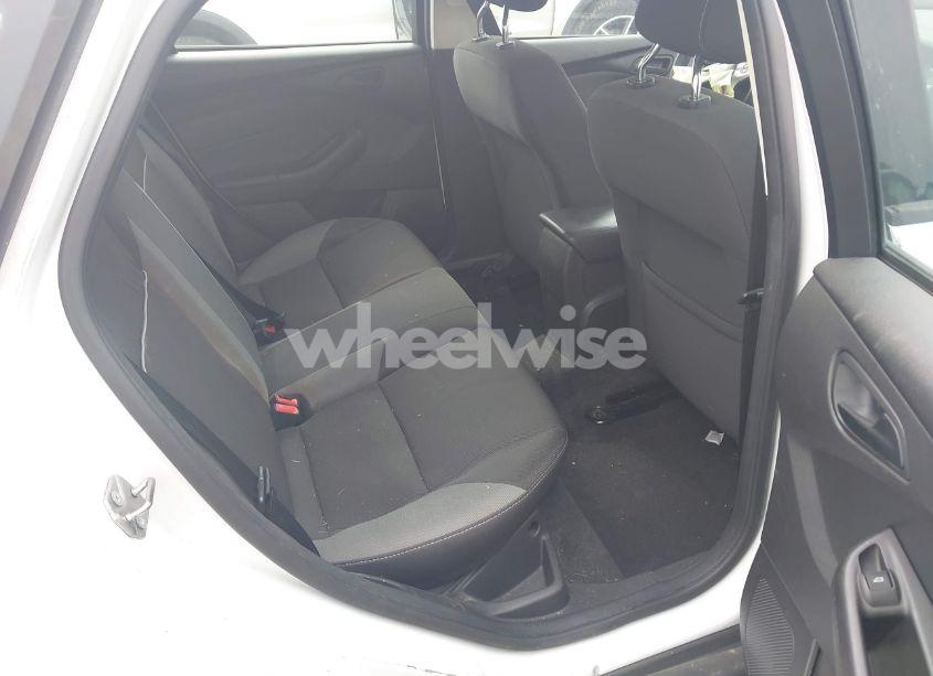 Photo 8 of 2012 Ford Focus SE (VIN 1FAHP3K20CL387690)