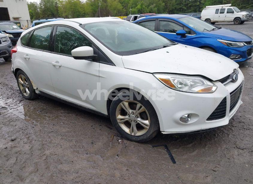 2012 Ford Focus SE (VIN 1FAHP3K20CL471993) main photo