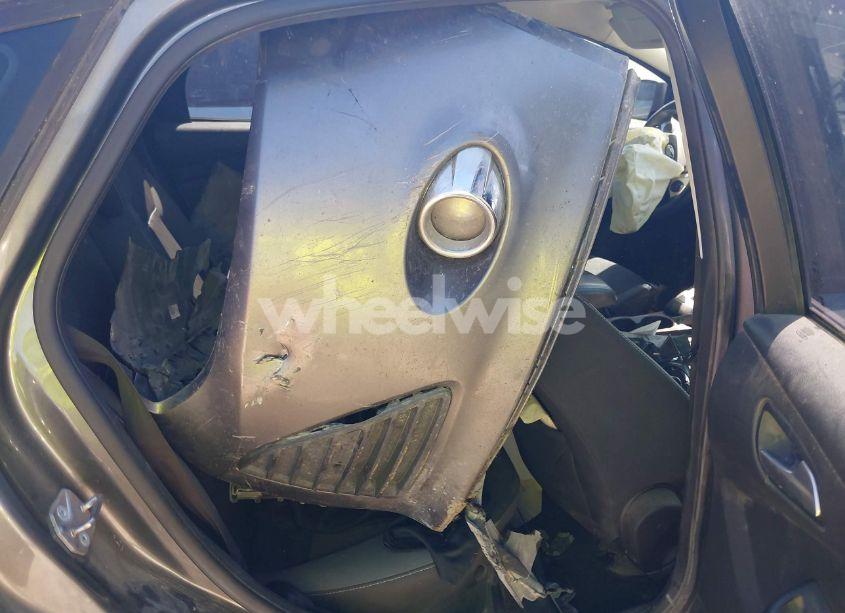 Photo 8 of 2012 Ford Focus SE (VIN 1FAHP3K21CL108392)